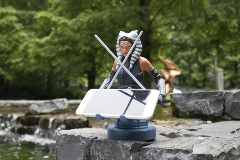 Star Wars - Mandalorian Ahsoka Tano phone & controller holder (20 cm) / stojak Gwiezdne Wojny - Mandalorian Ahsoka Tano (20 cm)