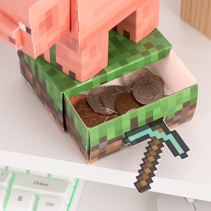 Minecraft Pig Build Your Own Money Box Kit / Minecraft zestaw do samodzielnego montażu skarbonki - Świnka