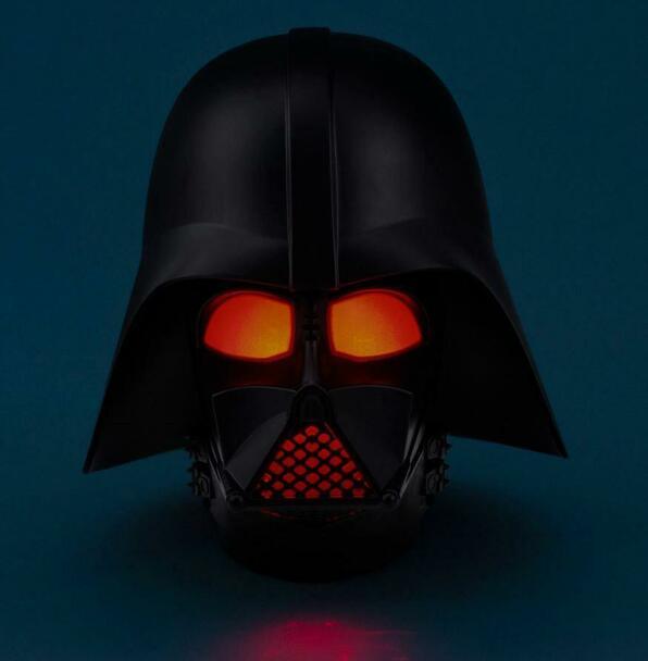 Star Wars Darth Vader Light with Sound (high: 14 cm) / Gwiezdne Wojny lampka z dzwiękiem Lord Vader (wysokość: 14 cm)