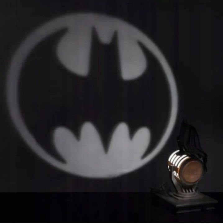 Batman Figurine Light (high: 27 cm) / lampka figurka Batman (wysokość: 27 cm)