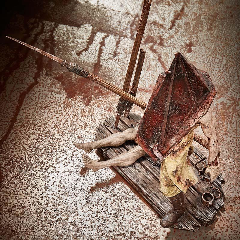 Silent Hill Statue Red Pyramid Thing figurine (high: 29 cm) / figurka Silent Hill 2 - Red Pyramid Thing (wysokość: 29 cm)