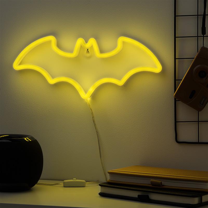 Dc Comics Batman Wall Mountable LED Neon Light (high: 12,8 cm) / Dc Comics - Batman neonowa lampka ścienna (wysokość: 12,8 cm)