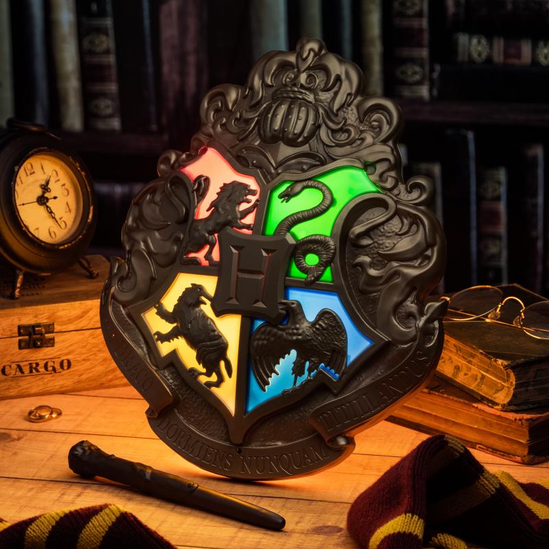 Harry Potter Hogwarts Crest Light with Wand Control / lampka Harry Potter Hogwart herb sterowana różdżką