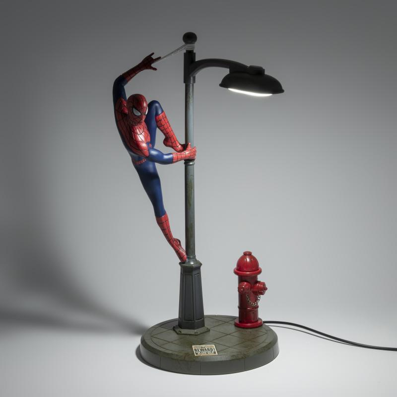 Marvel Spider-man lamp (high: 34 cm) / lampa Marvel Spider-man (wysokość 34 cm)