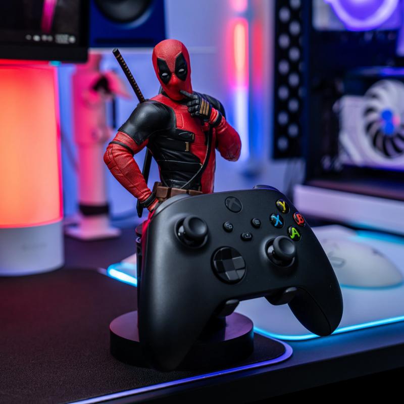 Marvel Deadpool phone & controller holder (20 cm) v.3 / stojak Marvel Deadpool (20 cm) wersja 3