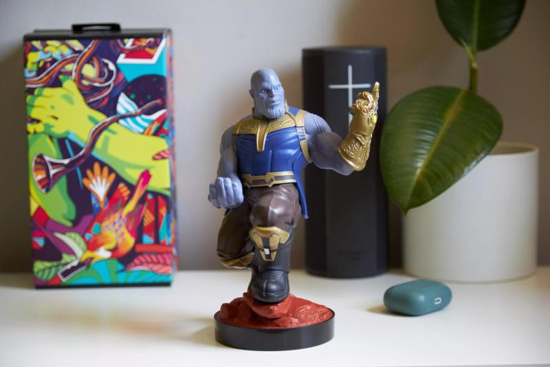 Marvel Thanos controller and phone holder (20 cm) / Stojak Marvel Thanos (20 cm)