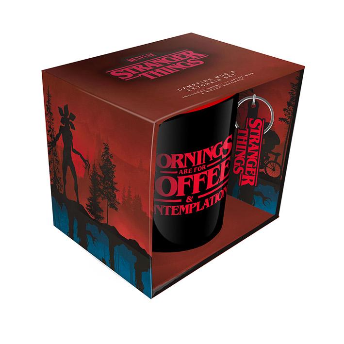 STRANGER THINGS CAMPFIRE SET: metal mug plus keychain / Stranger Things zestaw biwakowy: kubek metalowy plus brelok