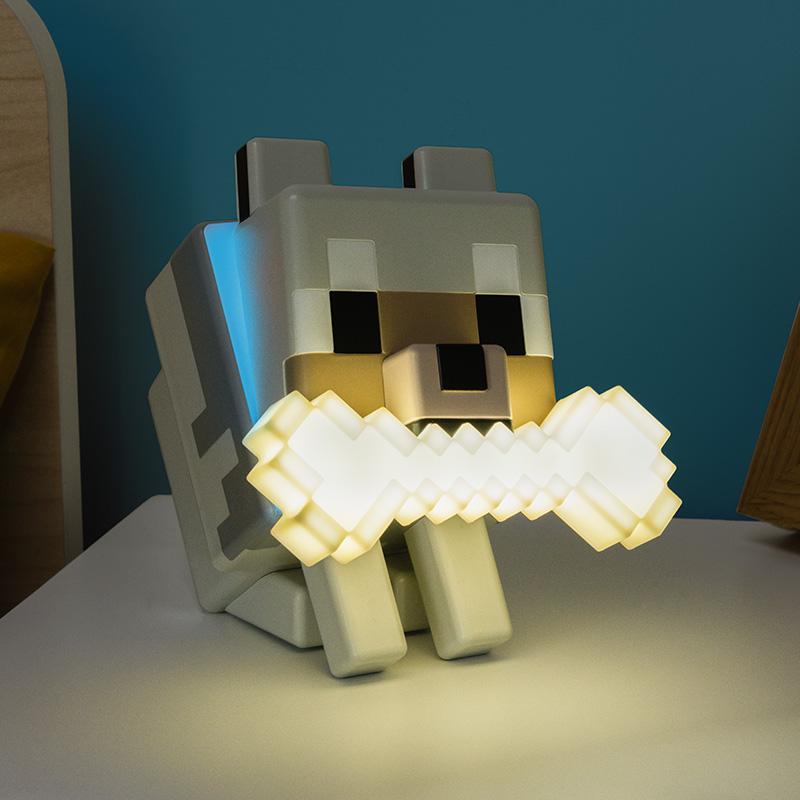 Minecraft Wolf GloBuddies Light (high: 14,30 cm) / Minecraft lampka GloBuddies - Wilk (wysokość: 14,30 cm)