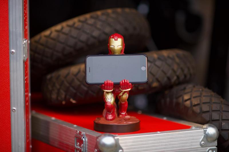 Marvel Avengers Iron Man phone & controller holder (20 cm) / stojak Marvel Avengers Iron Man (20 cm)