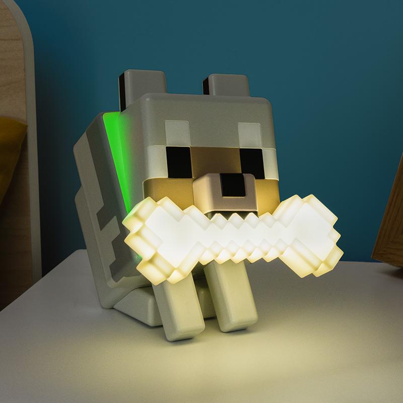 Minecraft Wolf GloBuddies Light (high: 14,30 cm) / Minecraft lampka GloBuddies - Wilk (wysokość: 14,30 cm)