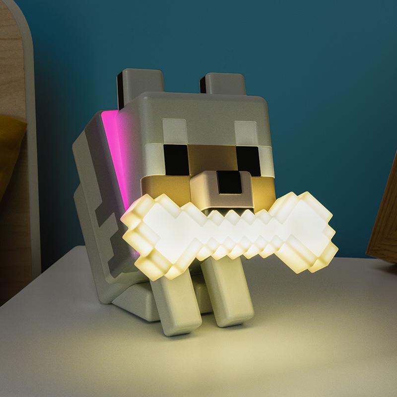 Minecraft Wolf GloBuddies Light (high: 14,30 cm) / Minecraft lampka GloBuddies - Wilk (wysokość: 14,30 cm)