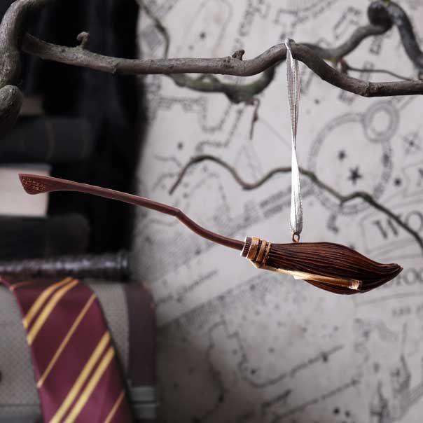 Harry Potter Nimbus 2000 Hanging Ornament (15,5 cm) / wisząca ozdoba Harry Potter Nimbus 2000 (15,5 cm)