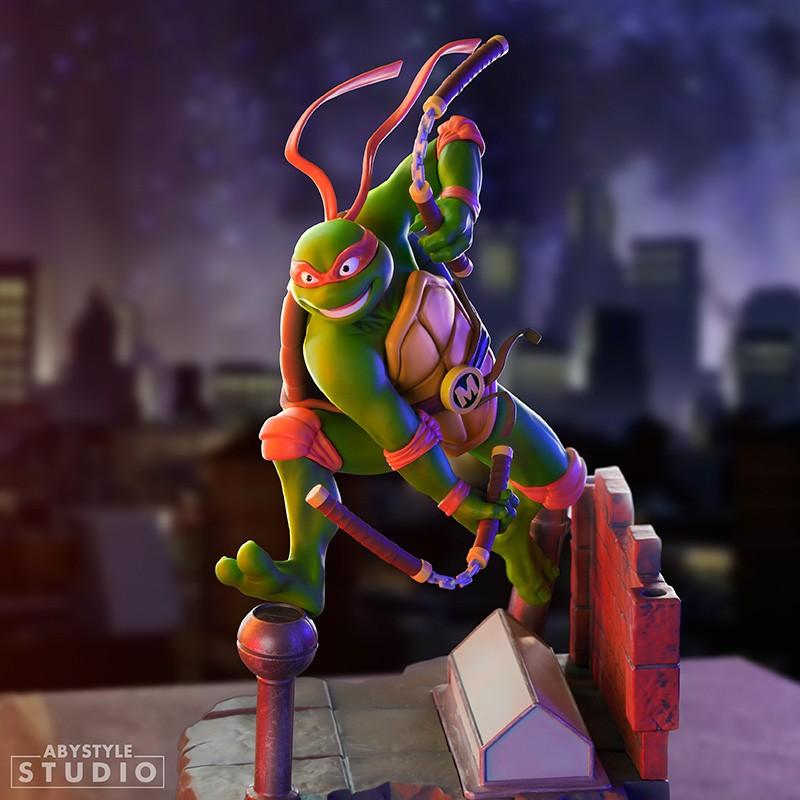 TMNT Figurine - Michelangelo 1:10 (high: 21 cm) / Figurka TMNT - Michelangelo 1:10 (wysokość: 21 cm) - ABS