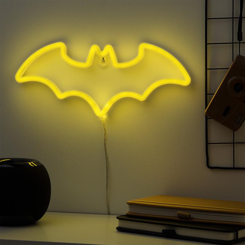 Dc Comics Batman Wall Mountable LED Neon Light (high: 12,8 cm) / Dc Comics - Batman neonowa lampka ścienna (wysokość: 12,8 cm)