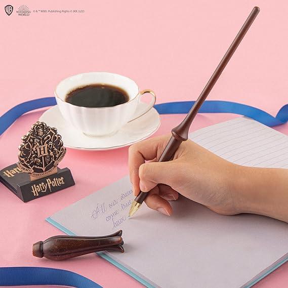 Harry Potter wand pen & stand with 3D bookmark - Luna Lovegood / Harry Potter długopis-różdżka plus stojak z zakładką 3D - Luna Lovegood