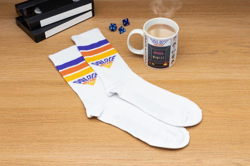 Stranger Things gift set: mug plus socks / zestaw prezentowy Stranger Things: kubek plus skarpetki