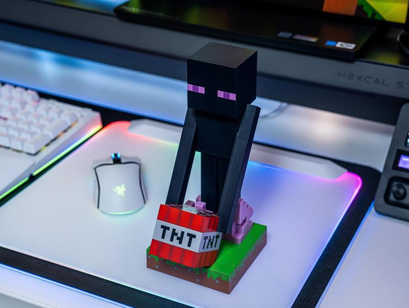 Minecraft - Enderman phone & controller holder (high: 20 cm) / Minecraft stojak na telefon - kontroler (wysokość: 20 cm) - Enderman