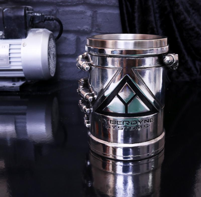 Terminator 2 T-800 hand Tankard (high: 17cm) / Kufel kolekcjonerski Terminator 2 T-800 ręka (wysokość: 17 cm)