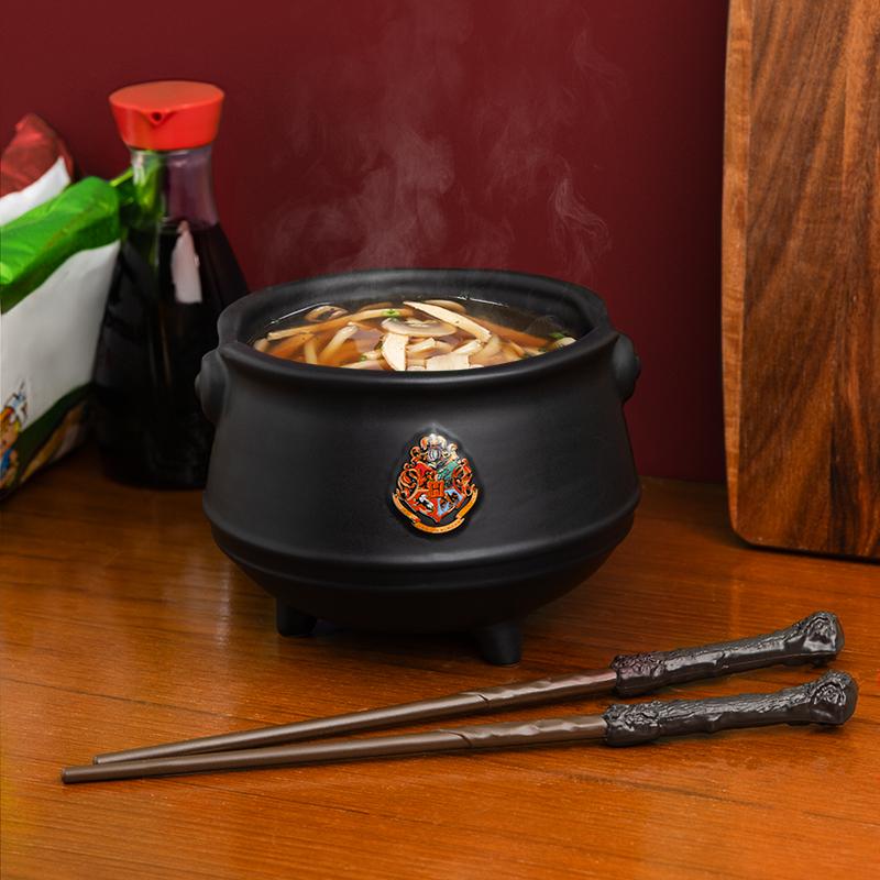 Harry Potter Cauldron Ramen Set: cauldron plus chopsticks / zestaw do zupy Ramen - Harry Potter: kociołek plus pałeczki