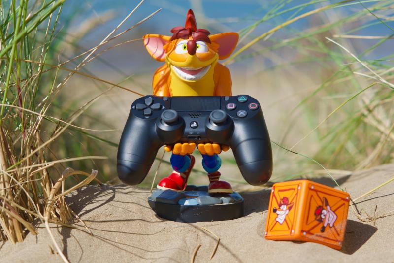 Crash Bandicoot 4 phone & controller holder (20 cm) / stojak Crash Bandicoot 4 (20 cm)