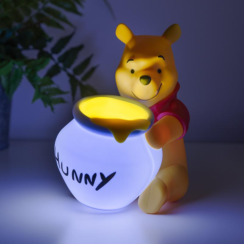 Disney Winnie the Pooh Light (high: 16,5 cm) / lampka Disney Kubuś Puchatek (wysokość: 16,5 cm)