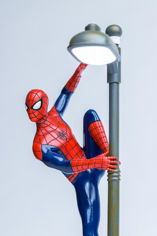 Marvel Spider-man lamp (high: 34 cm) / lampa Marvel Spider-man (wysokość: 34 cm)