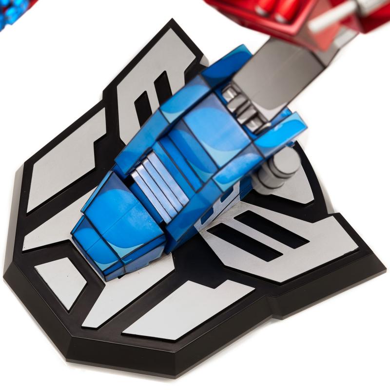 Transformers – Optimus Prime Limited Edition Statue (high: 27,5 cm) / figurka Transformers – Optimus Prime edycja limitowana (wysokość: 27,5 cm)