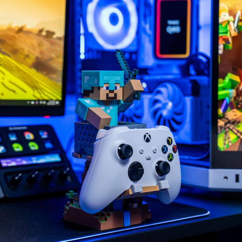 Minecraft - Steve in Diamond Armour phone & controller holder (high: 20 cm) / Minecraft stojak na telefon - kontroler (wysokość: 20 cm) - Steve w diamentowej zbroi