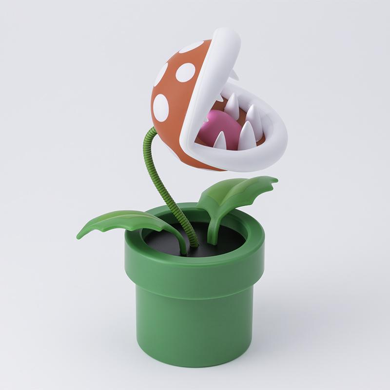 Super Mario Mini Piranha Plant Posable Lamp (with Try Me button, high: 15 cm) / lampka Super Mario roślinka Mini Piranha (z guzikiem Try Me, wysokość: 15 cm)