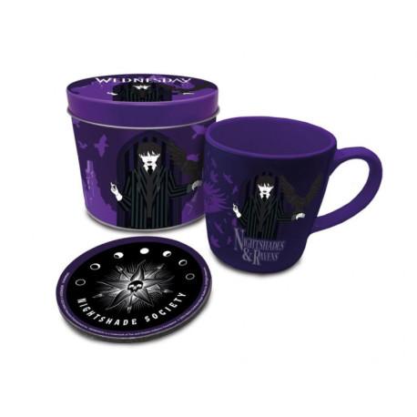 WEDNESDAY (NIGHTSHADES & RAVENS) GIFT SET: MUG & COASTER IN KEEPSAKE TIN / zestaw prezentowy Wednesday (NIGHTSHADES & RAVENS): filiżanka plus podkładka w ozdobnej puszce