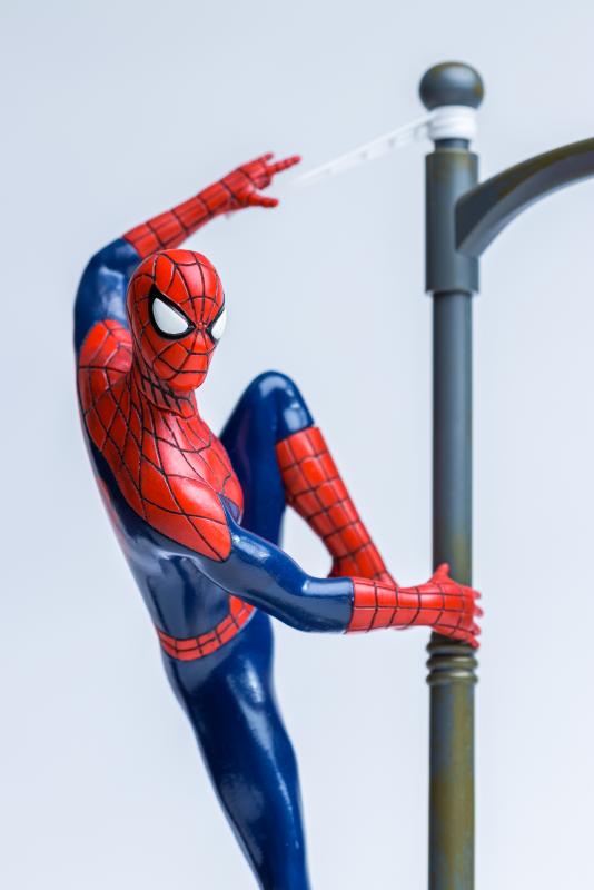 Marvel Spider-man lamp (high: 34 cm) / lampa Marvel Spider-man (wysokość: 34 cm)
