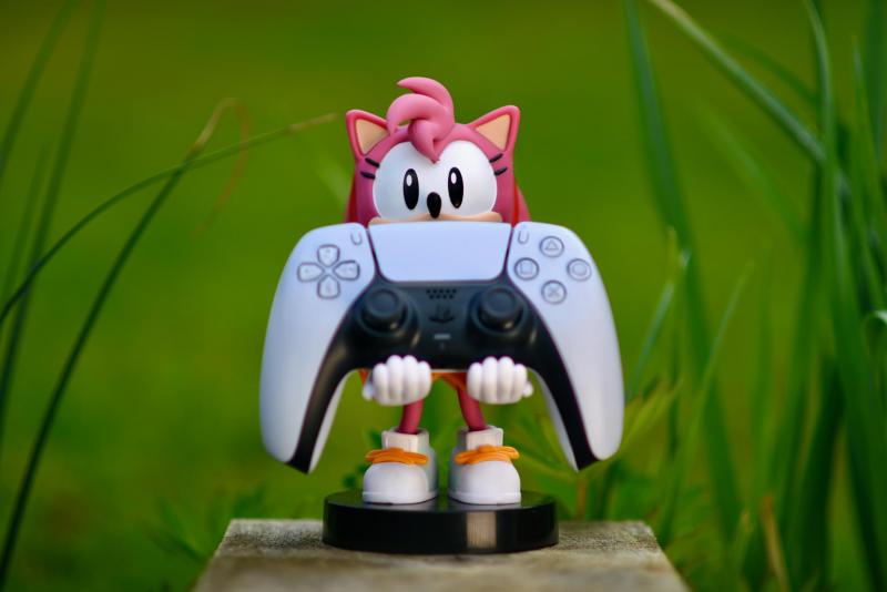 Sonic the hedgehog Amy Rose phone & controller holder (20 cm) / stojak Sonic the hedgehog Amy Rose (20 cm)