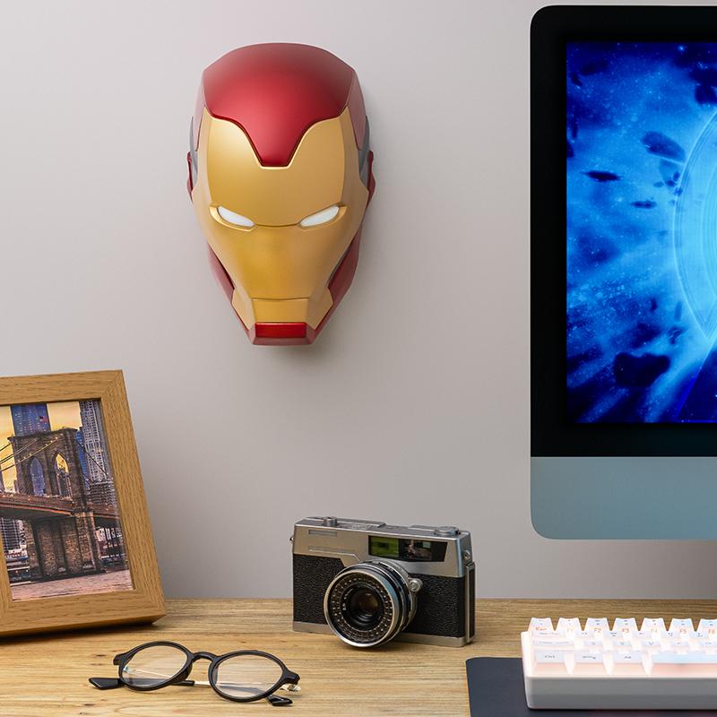 Marvel Iron Man mask desktop / wall light (high: 22 cm) / lampka ścienno-biurkowa Marvel Iron Man (wysokość: 22 cm)