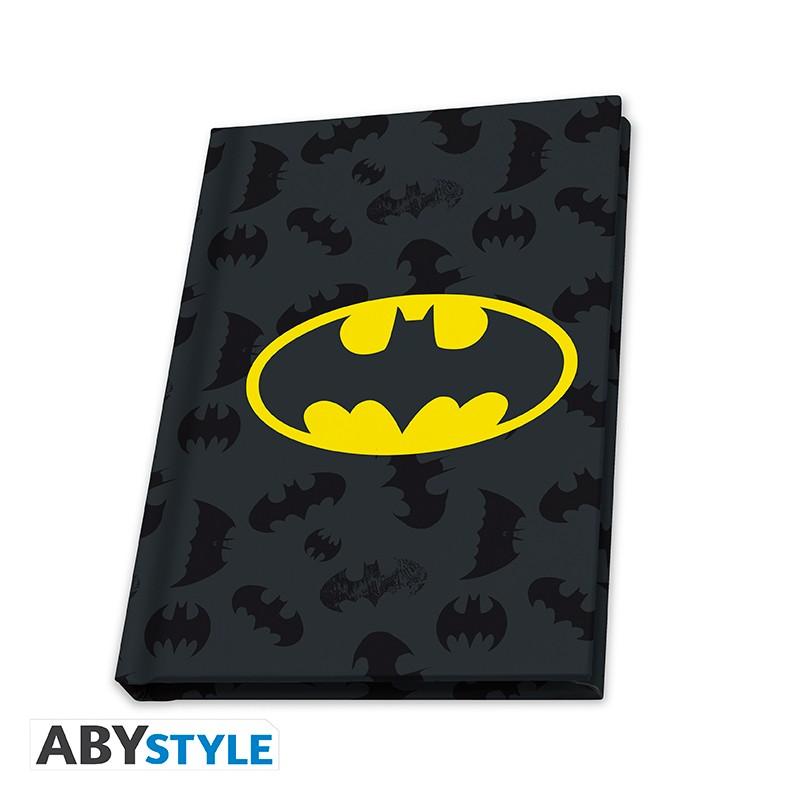 DC COMICS Batman gift set: XXL glass, pin, A6 pocket notebook / Zestaw prezentowy Batman: szklanka XXL, przypinka, notes A6 - ABS