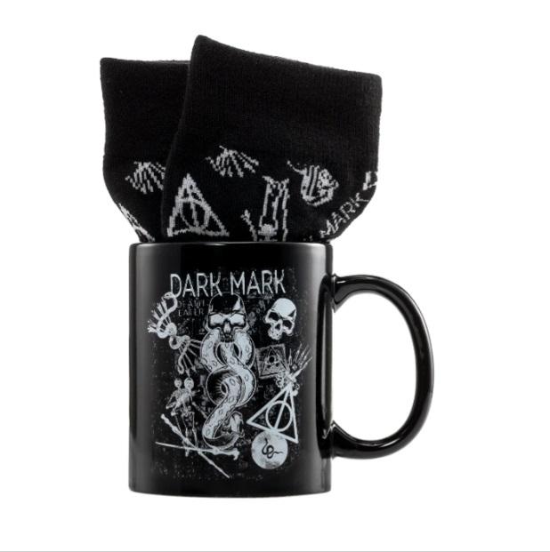 HARRY POTTER (DARK ARTS) MUG & SOCK GIFT SET / Harry Potter zestaw prezentowy (czarna magia): kubek plus skarpetki