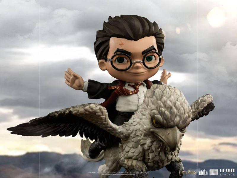 Harry Potter and Buckbeak Minico figurine (high: 16 cm) / figurka Harry Potter i Hardodziob Minico (wysokość: 16 cm)