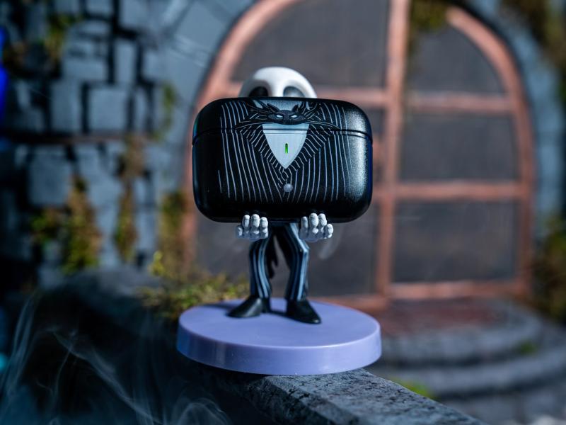 The Nightmare Before Christmas Jack Skellington Buds Pro Wireless Bluetooth Earbuds and Phone Holder / Miasteczko Halloween zestaw: stojak na słuchawki Jack Skellington plus słuchawki bezprzewodowe
