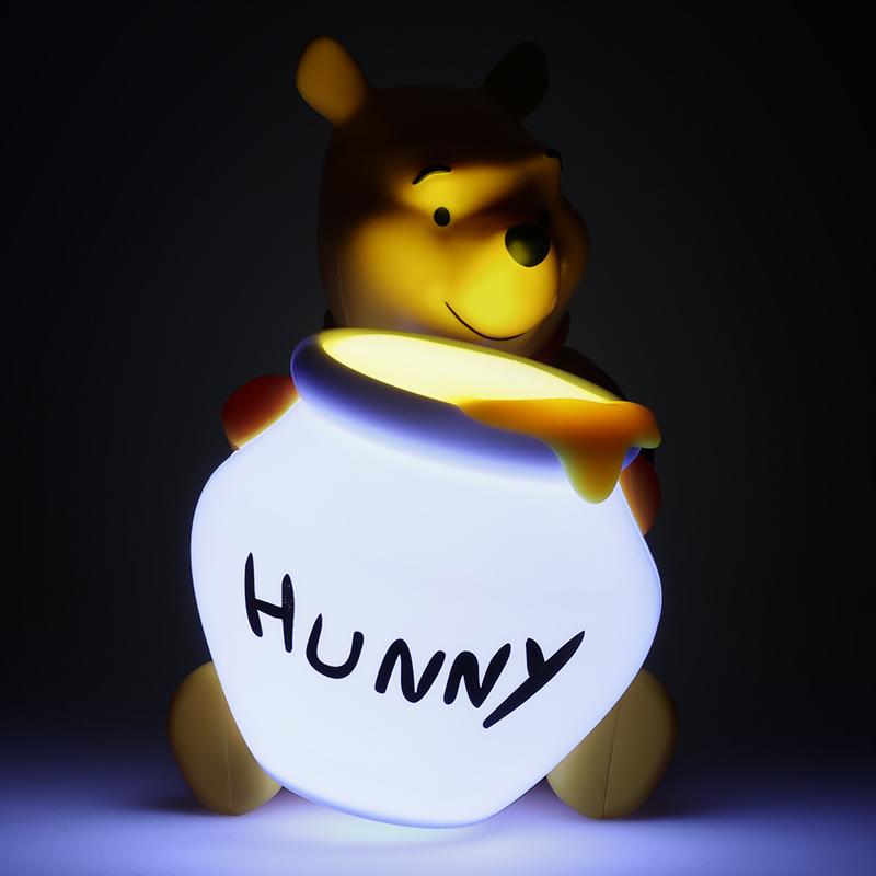 Disney Winnie the Pooh Light (high: 16,5 cm) / lampka Disney Kubuś Puchatek (wysokość: 16,5 cm)