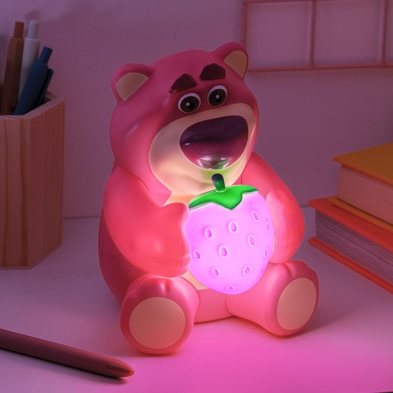 Toy Story GloBuddies Colour Change Light - Lotso (high: 16 cm)/ Toy Story lampka wielokolorowa GloBuddies - Miś Tuliś (wysokość: 16 cm)