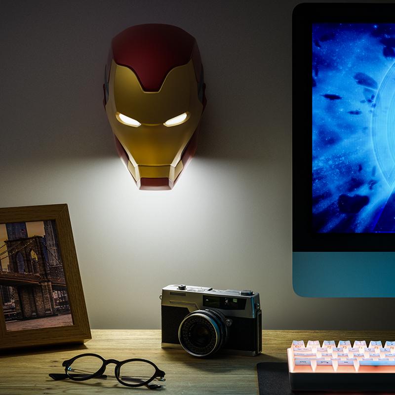 Marvel Iron Man mask desktop / wall light (high: 22 cm) / lampka ścienno-biurkowa Marvel Iron Man (wysokość: 22 cm)