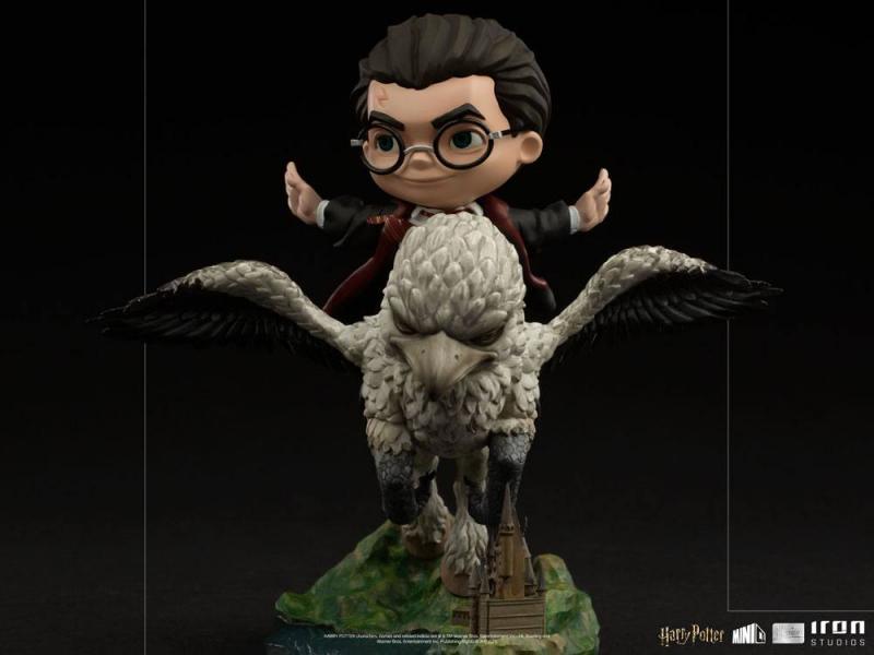 Harry Potter and Buckbeak Minico figurine (high: 16 cm) / figurka Harry Potter i Hardodziob Minico (wysokość: 16 cm)