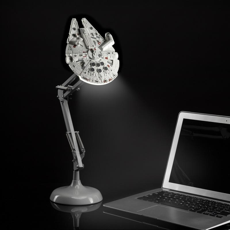 Star Wars Millennium Falcon Posable Desk Light / lampka biurkowa Gwiezdne Wojny Sokół Millennium