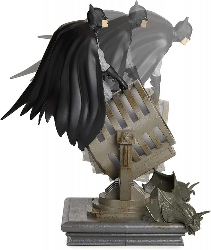 Batman Figurine Light (high: 27 cm) / lampka figurka Batman (wysokość: 27 cm)