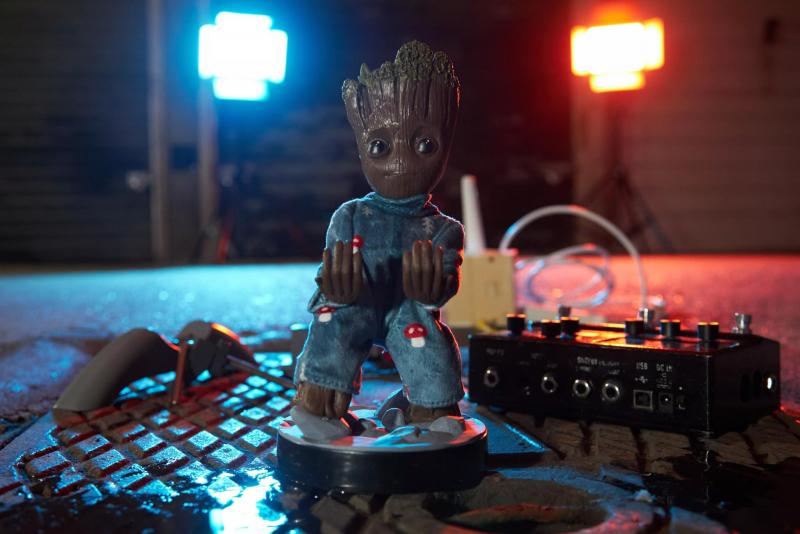 Marvel Guardians of the Galaxy: Toddler Groot in Pajamas phone & controller holder (20 cm) / stojak Marvel Strażnicy Galaktyki: Toddler Groot w piżamce